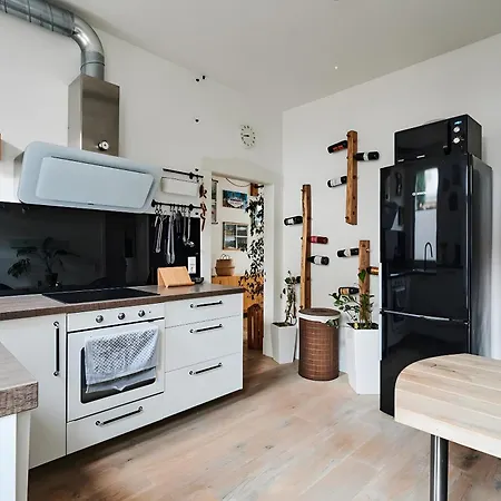 Дом отдыха Einzigartige Tischlerwohnung